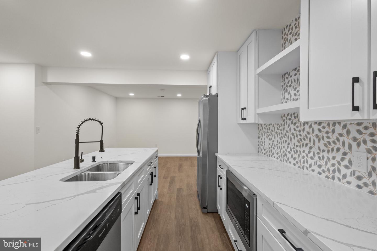 2370 WHITESTONE HILL CT, FALLS CHURCH, Virginia 22043, 5 Bedrooms Bedrooms, ,4 BathroomsBathrooms,Residential,For sale,2370 WHITESTONE HILL CT,VAFX2285400 MLS # VAFX2285400