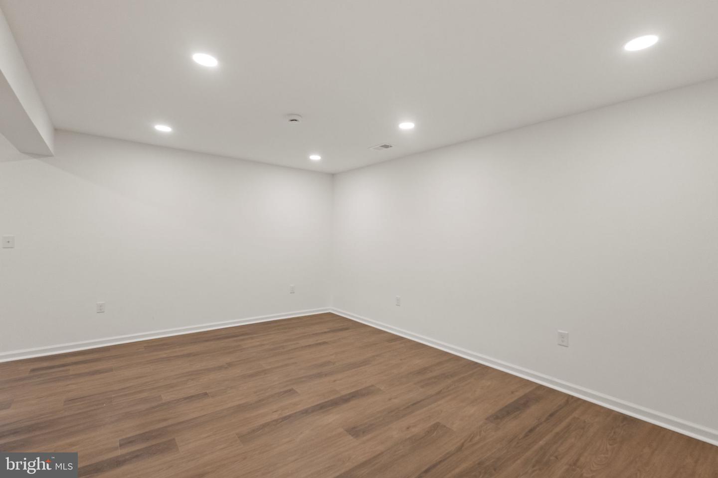 2370 WHITESTONE HILL CT, FALLS CHURCH, Virginia 22043, 5 Bedrooms Bedrooms, ,4 BathroomsBathrooms,Residential,For sale,2370 WHITESTONE HILL CT,VAFX2285400 MLS # VAFX2285400