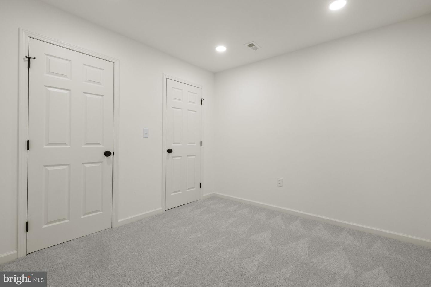 2370 WHITESTONE HILL CT, FALLS CHURCH, Virginia 22043, 5 Bedrooms Bedrooms, ,4 BathroomsBathrooms,Residential,For sale,2370 WHITESTONE HILL CT,VAFX2285400 MLS # VAFX2285400