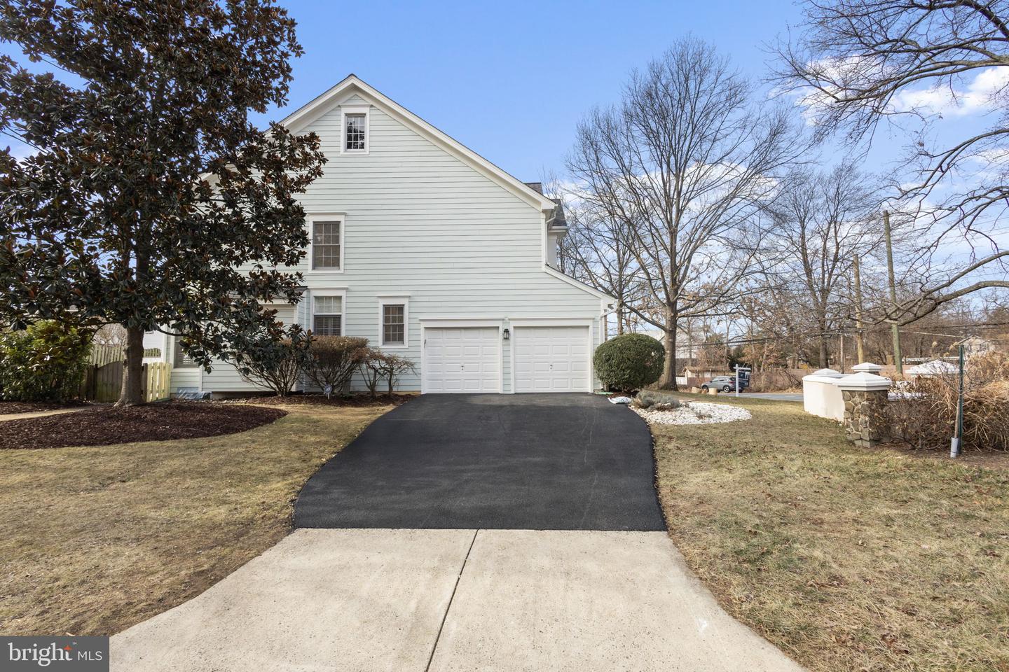 2370 WHITESTONE HILL CT, FALLS CHURCH, Virginia 22043, 5 Bedrooms Bedrooms, ,4 BathroomsBathrooms,Residential,For sale,2370 WHITESTONE HILL CT,VAFX2285400 MLS # VAFX2285400