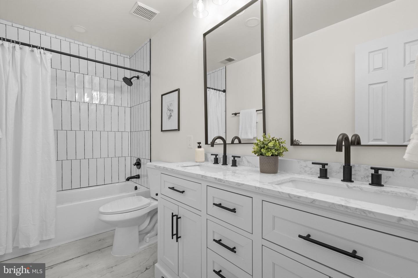 2370 WHITESTONE HILL CT, FALLS CHURCH, Virginia 22043, 5 Bedrooms Bedrooms, ,4 BathroomsBathrooms,Residential,For sale,2370 WHITESTONE HILL CT,VAFX2285400 MLS # VAFX2285400