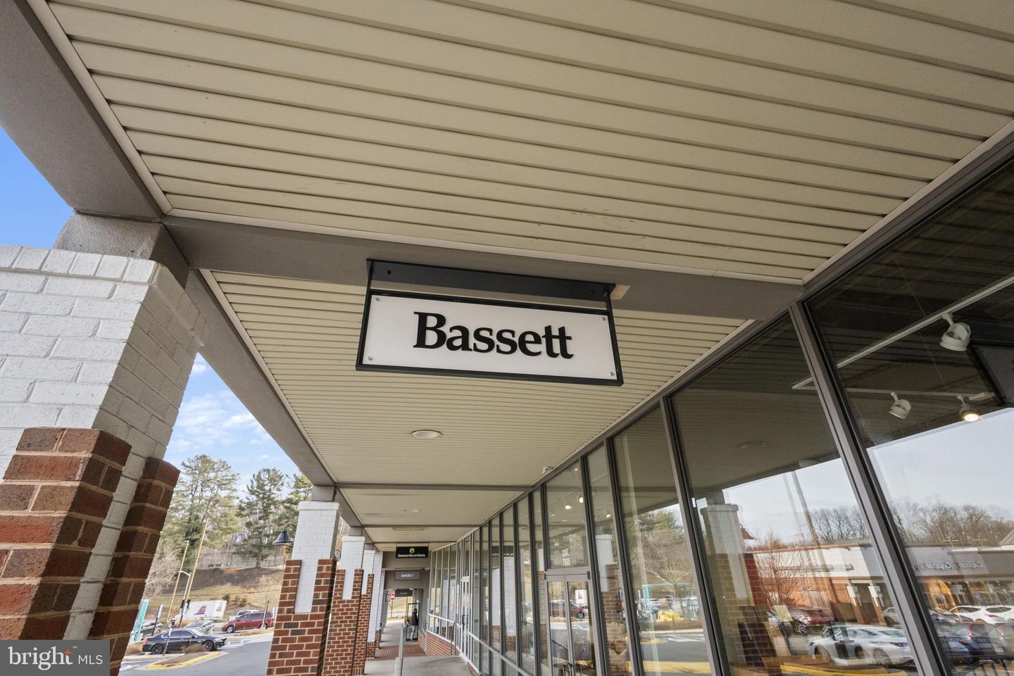 2370 WHITESTONE HILL CT, FALLS CHURCH, Virginia 22043, 5 Bedrooms Bedrooms, ,4 BathroomsBathrooms,Residential,For sale,2370 WHITESTONE HILL CT,VAFX2285400 MLS # VAFX2285400