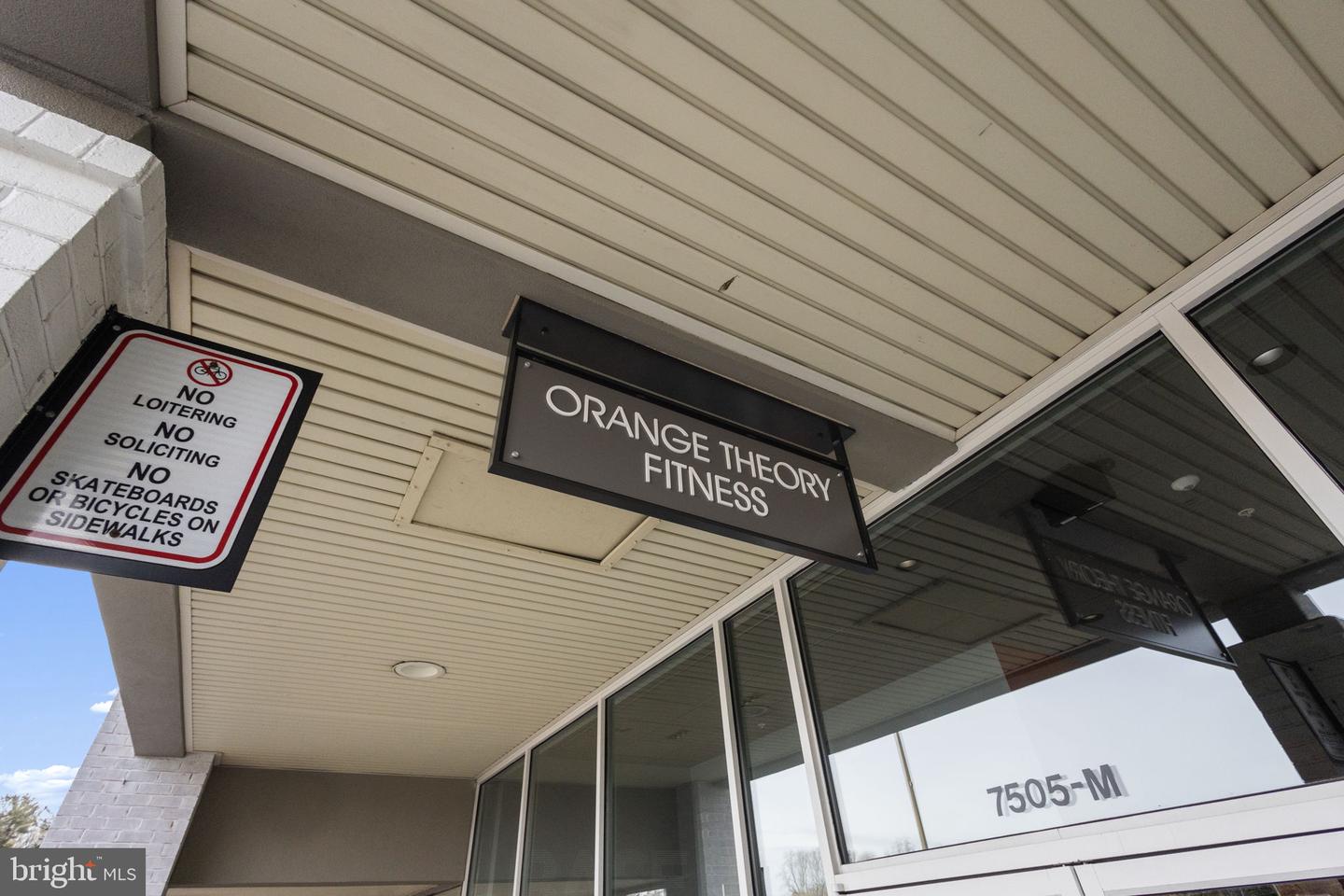 2370 WHITESTONE HILL CT, FALLS CHURCH, Virginia 22043, 5 Bedrooms Bedrooms, ,4 BathroomsBathrooms,Residential,For sale,2370 WHITESTONE HILL CT,VAFX2285400 MLS # VAFX2285400