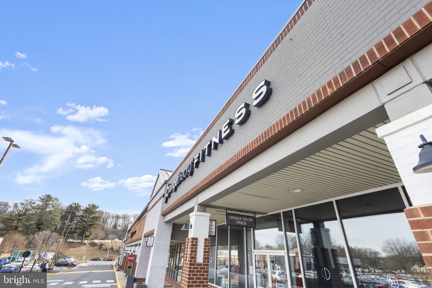 2370 WHITESTONE HILL CT, FALLS CHURCH, Virginia 22043, 5 Bedrooms Bedrooms, ,4 BathroomsBathrooms,Residential,For sale,2370 WHITESTONE HILL CT,VAFX2285400 MLS # VAFX2285400