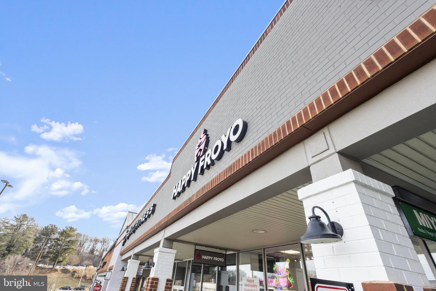 2370 WHITESTONE HILL CT, FALLS CHURCH, Virginia 22043, 5 Bedrooms Bedrooms, ,4 BathroomsBathrooms,Residential,For sale,2370 WHITESTONE HILL CT,VAFX2285400 MLS # VAFX2285400