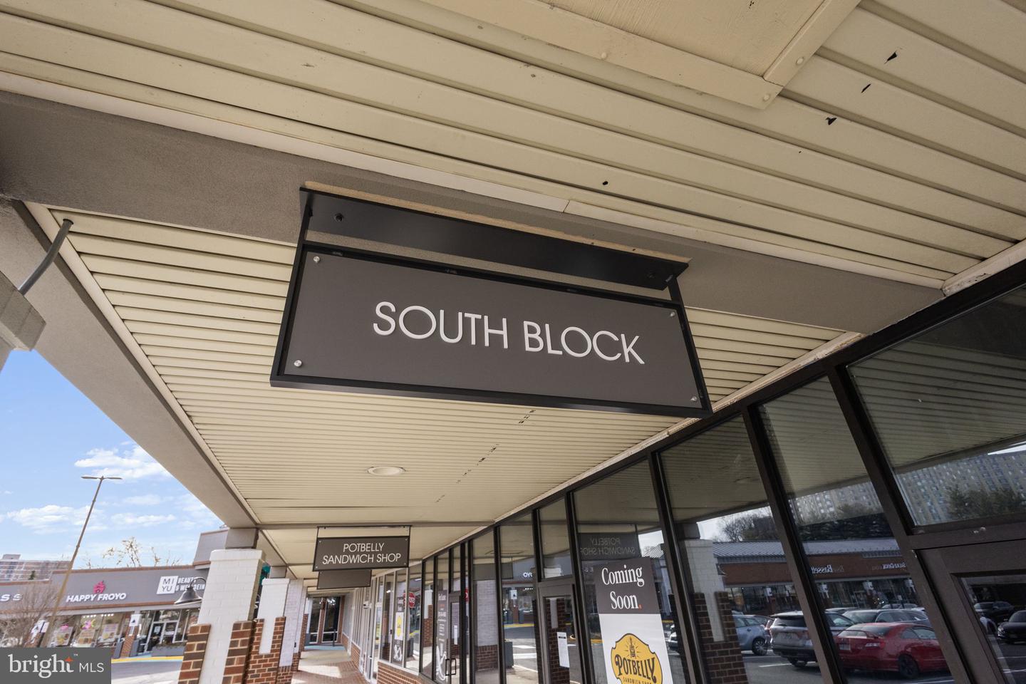 2370 WHITESTONE HILL CT, FALLS CHURCH, Virginia 22043, 5 Bedrooms Bedrooms, ,4 BathroomsBathrooms,Residential,For sale,2370 WHITESTONE HILL CT,VAFX2285400 MLS # VAFX2285400