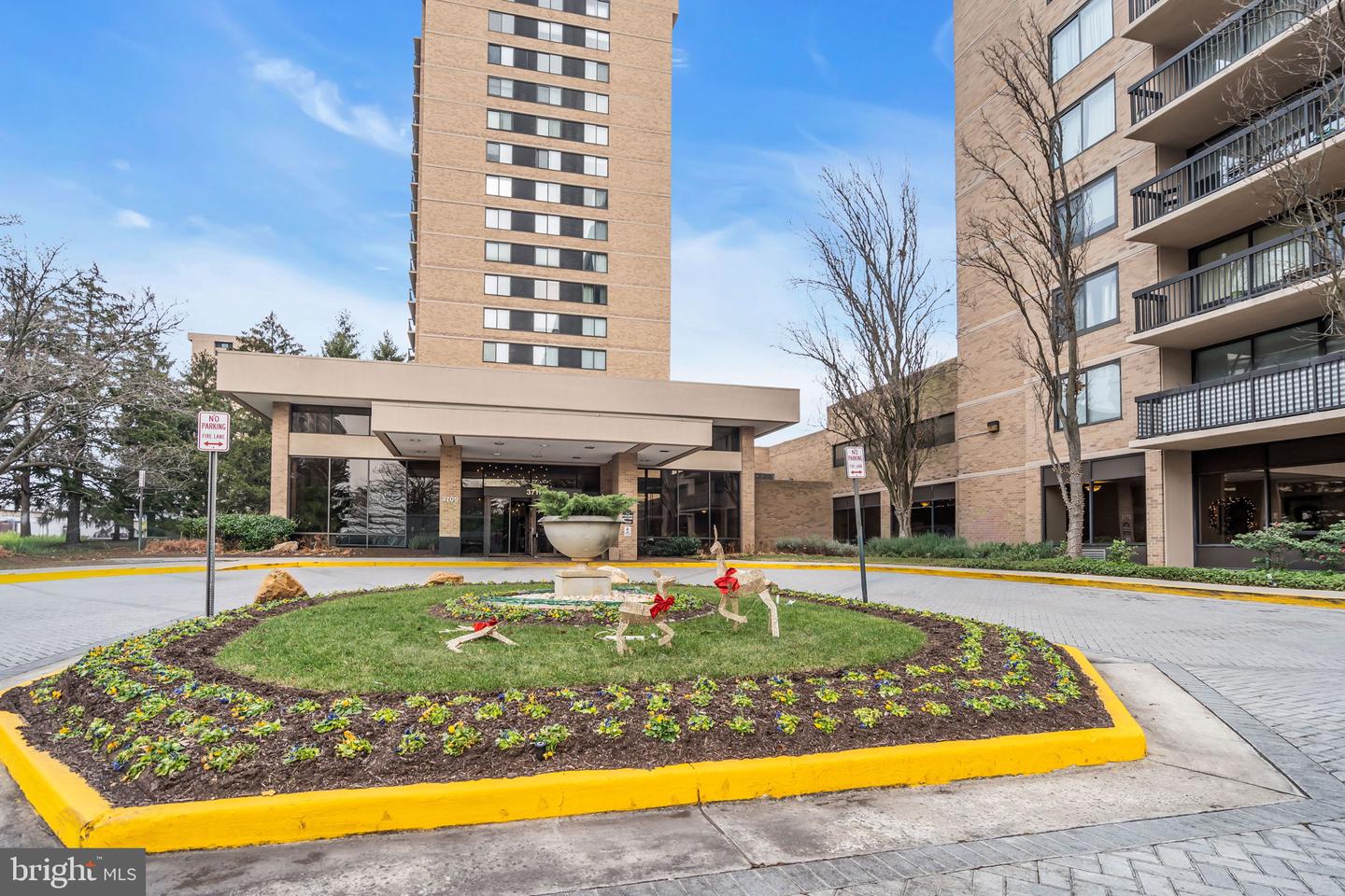 3713 S GEORGE MASON DR #1109, FALLS CHURCH, Virginia 22041, 1 Bedroom Bedrooms, ,1 BathroomBathrooms,Residential,For sale,3713 S GEORGE MASON DR #1109,VAFX2285416 MLS # VAFX2285416