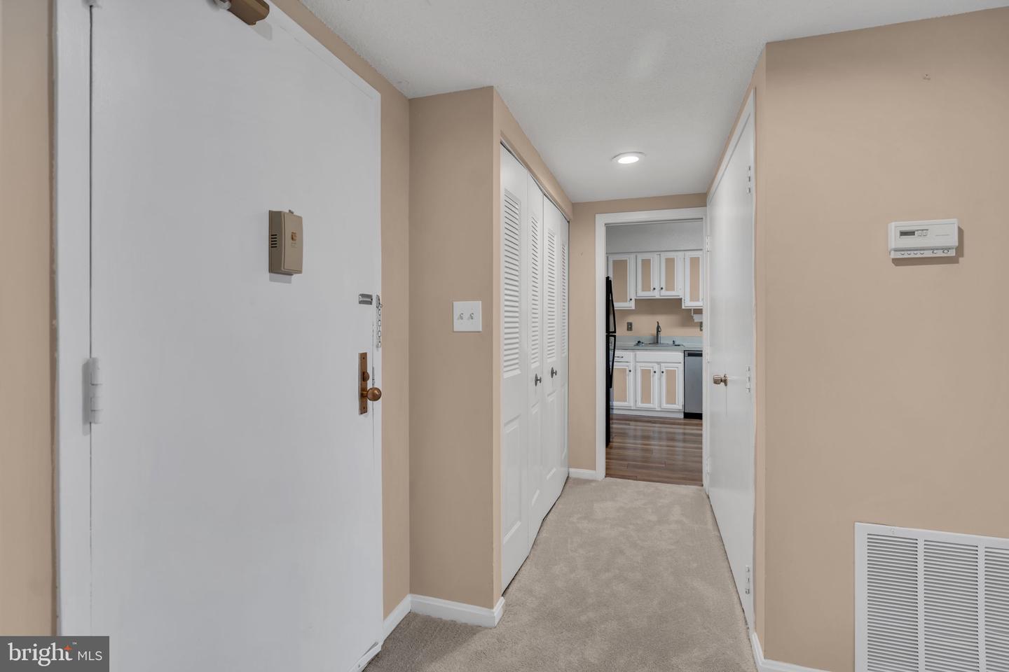 3713 S GEORGE MASON DR #1109, FALLS CHURCH, Virginia 22041, 1 Bedroom Bedrooms, ,1 BathroomBathrooms,Residential,For sale,3713 S GEORGE MASON DR #1109,VAFX2285416 MLS # VAFX2285416