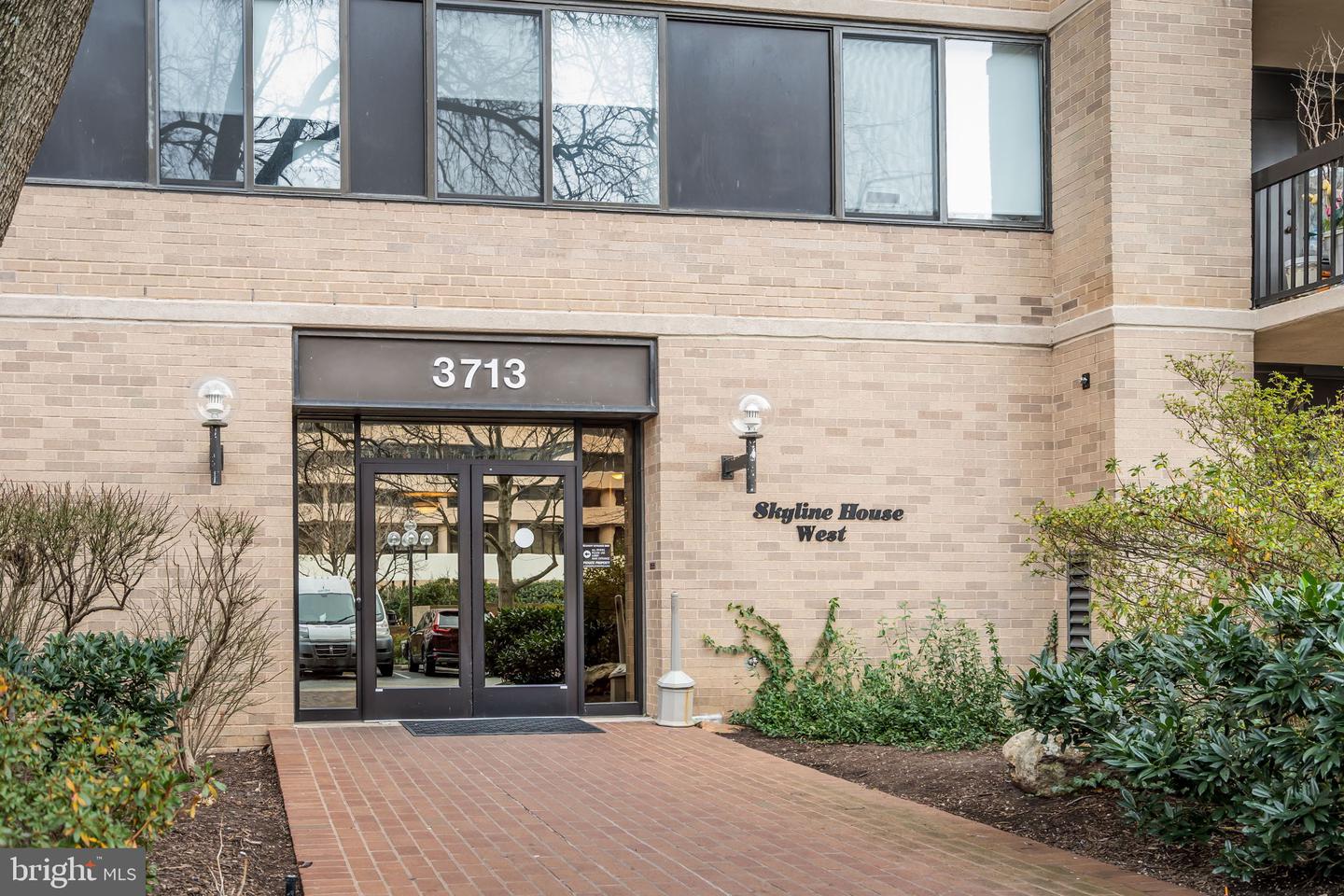 3713 S GEORGE MASON DR #1109, FALLS CHURCH, Virginia 22041, 1 Bedroom Bedrooms, ,1 BathroomBathrooms,Residential,For sale,3713 S GEORGE MASON DR #1109,VAFX2285416 MLS # VAFX2285416
