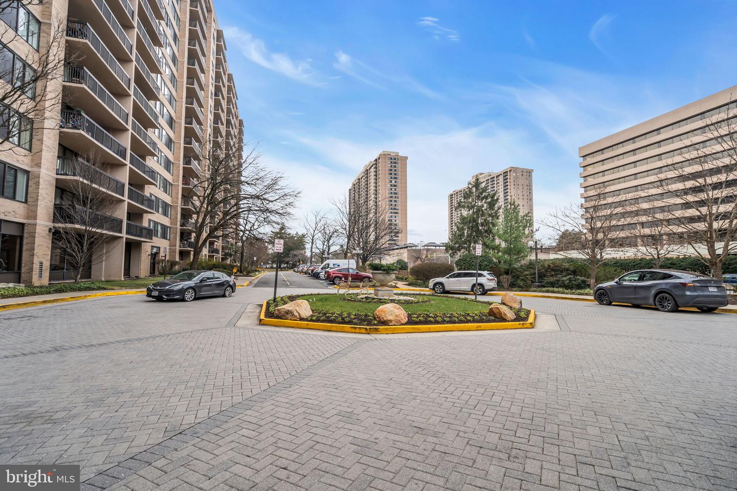 3713 S GEORGE MASON DR #1109, FALLS CHURCH, Virginia 22041, 1 Bedroom Bedrooms, ,1 BathroomBathrooms,Residential,For sale,3713 S GEORGE MASON DR #1109,VAFX2285416 MLS # VAFX2285416