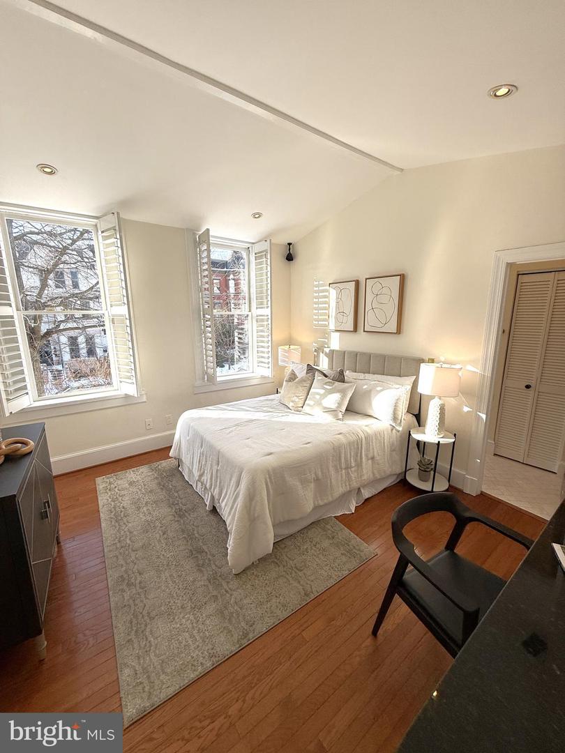 1745 S ST NW, WASHINGTON, District Of Columbia 20009, 3 Bedrooms Bedrooms, ,2 BathroomsBathrooms,Residential,For sale,1745 S ST NW,DCDC2241256 MLS # DCDC2241256