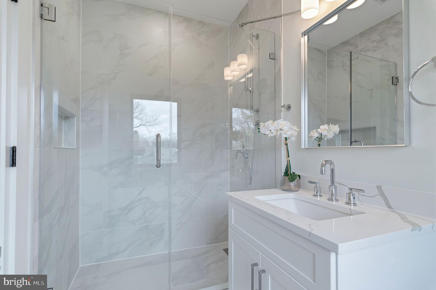 6818 BARRETT RD, FALLS CHURCH, Virginia 22042, 6 Bedrooms Bedrooms, 25 Rooms Rooms,5 BathroomsBathrooms,Residential,For sale,6818 BARRETT RD,VAFX2285748 MLS # VAFX2285748