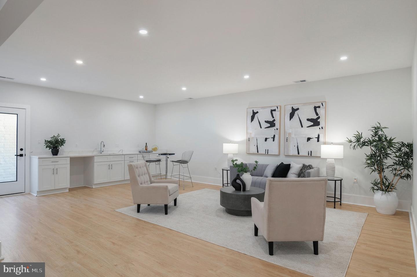 6818 BARRETT RD, FALLS CHURCH, Virginia 22042, 6 Bedrooms Bedrooms, 25 Rooms Rooms,5 BathroomsBathrooms,Residential,For sale,6818 BARRETT RD,VAFX2285748 MLS # VAFX2285748