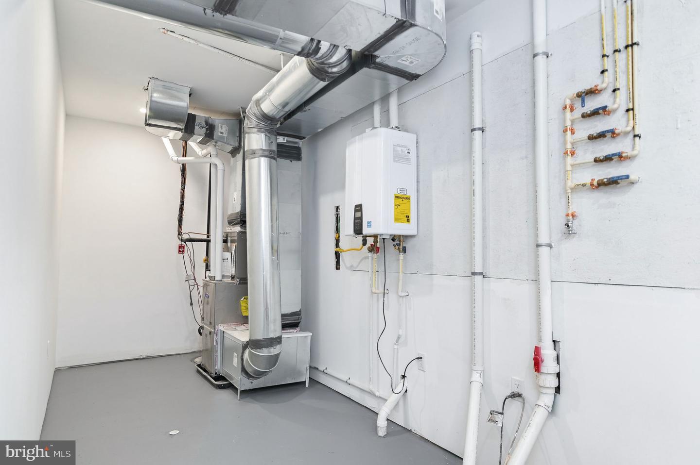 6818 BARRETT RD, FALLS CHURCH, Virginia 22042, 6 Bedrooms Bedrooms, 25 Rooms Rooms,5 BathroomsBathrooms,Residential,For sale,6818 BARRETT RD,VAFX2285748 MLS # VAFX2285748