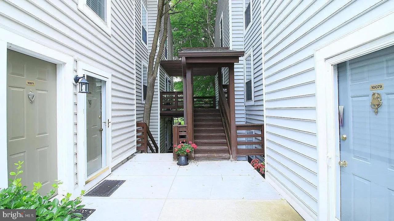 10087 OAKTON TERRACE RD, OAKTON, Virginia 22124, 2 Bedrooms Bedrooms, ,2 BathroomsBathrooms,Residential,For sale,10087 OAKTON TERRACE RD,VAFX2285820 MLS # VAFX2285820