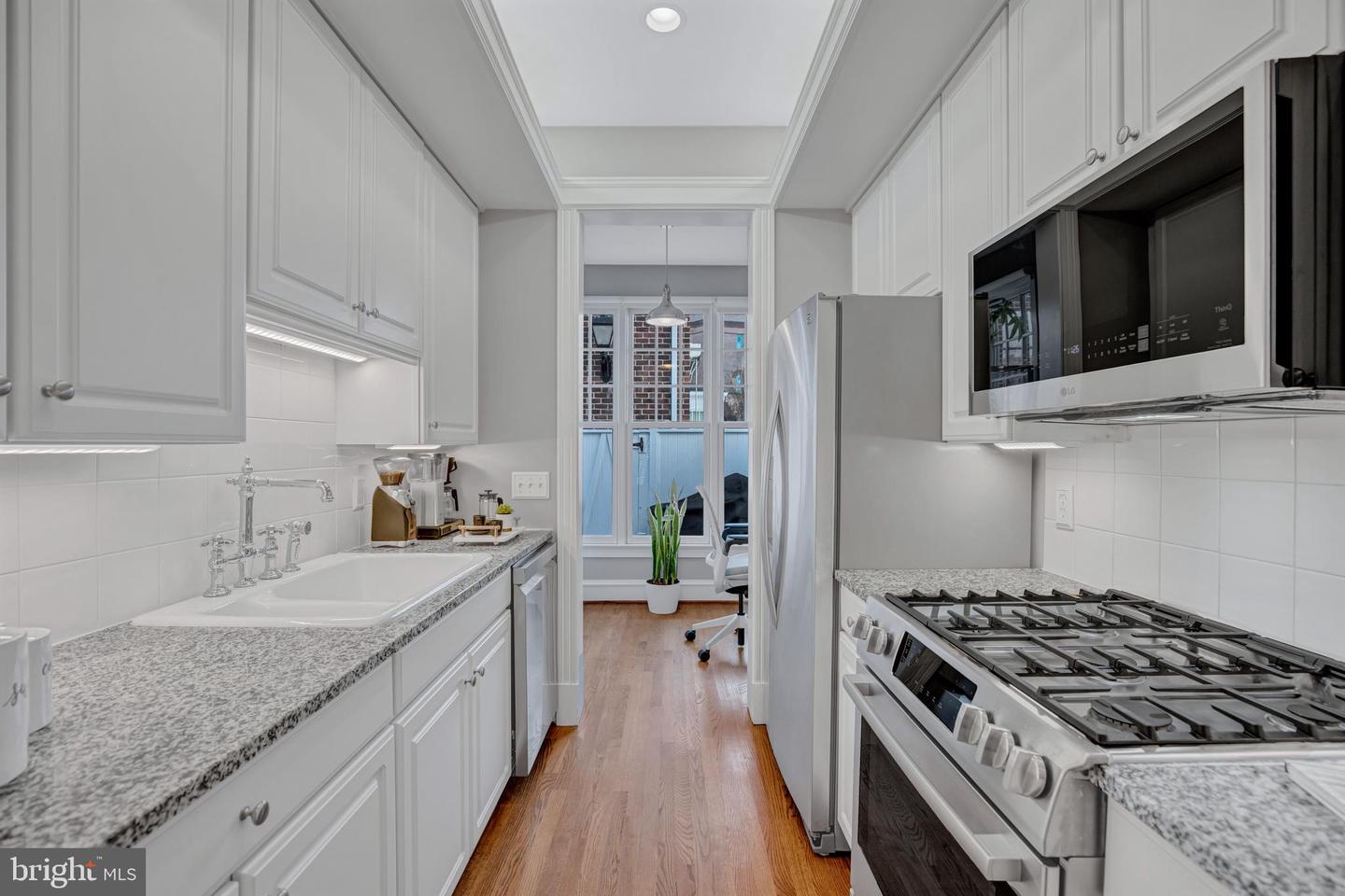 957 POWHATAN ST, ALEXANDRIA, Virginia 22314, 3 Bedrooms Bedrooms, ,3 BathroomsBathrooms,Residential,For sale,957 POWHATAN ST,VAAX2053200 MLS # VAAX2053200