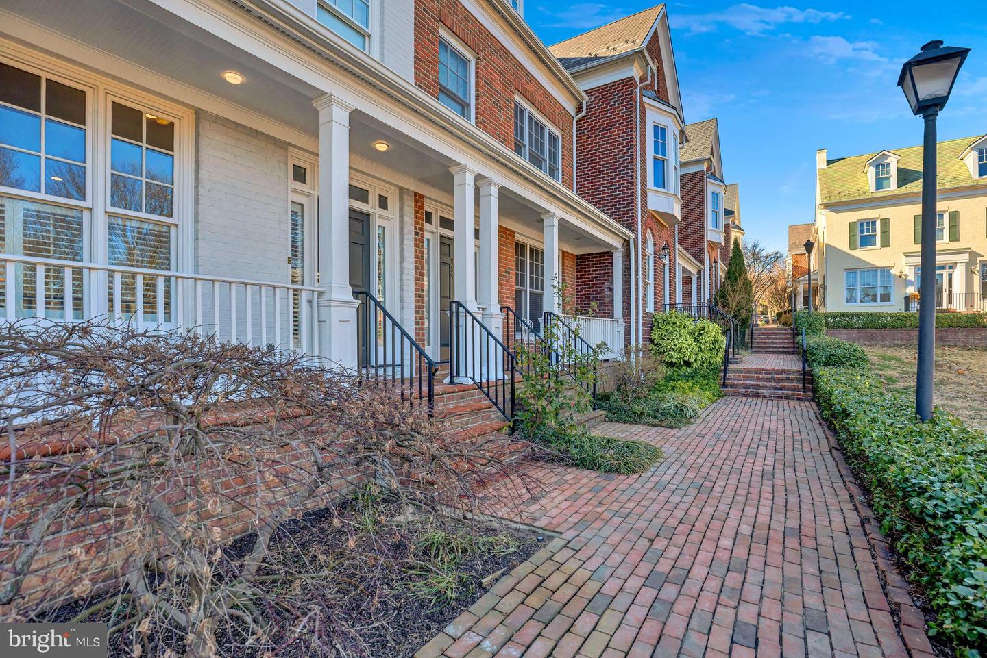 957 POWHATAN ST, ALEXANDRIA, Virginia 22314, 3 Bedrooms Bedrooms, ,3 BathroomsBathrooms,Residential,For sale,957 POWHATAN ST,VAAX2053200 MLS # VAAX2053200