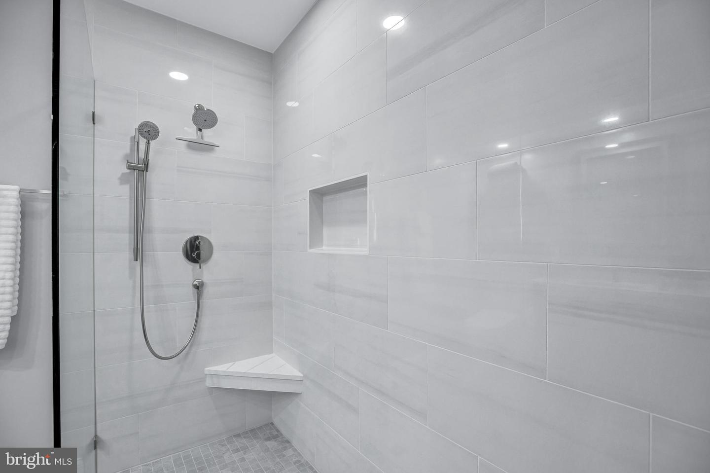 957 POWHATAN ST, ALEXANDRIA, Virginia 22314, 3 Bedrooms Bedrooms, ,3 BathroomsBathrooms,Residential,For sale,957 POWHATAN ST,VAAX2053200 MLS # VAAX2053200