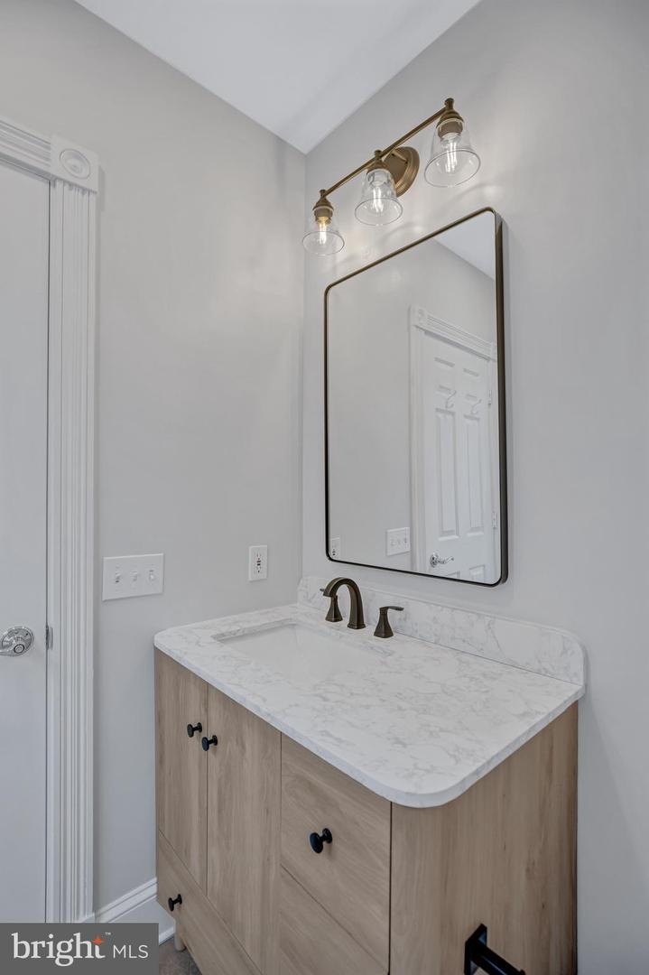 957 POWHATAN ST, ALEXANDRIA, Virginia 22314, 3 Bedrooms Bedrooms, ,3 BathroomsBathrooms,Residential,For sale,957 POWHATAN ST,VAAX2053200 MLS # VAAX2053200