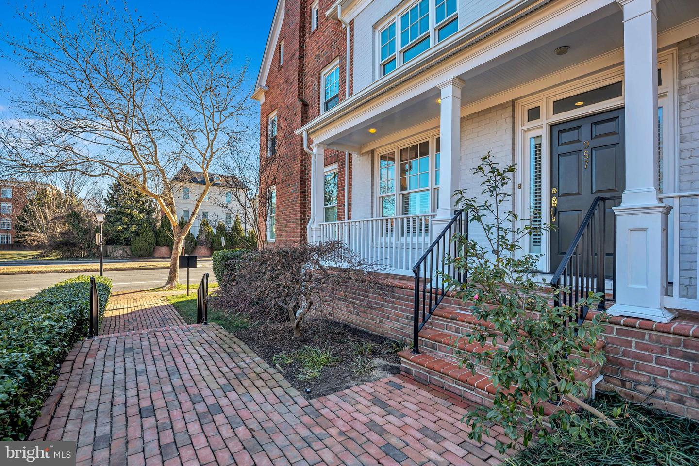 957 POWHATAN ST, ALEXANDRIA, Virginia 22314, 3 Bedrooms Bedrooms, ,3 BathroomsBathrooms,Residential,For sale,957 POWHATAN ST,VAAX2053200 MLS # VAAX2053200