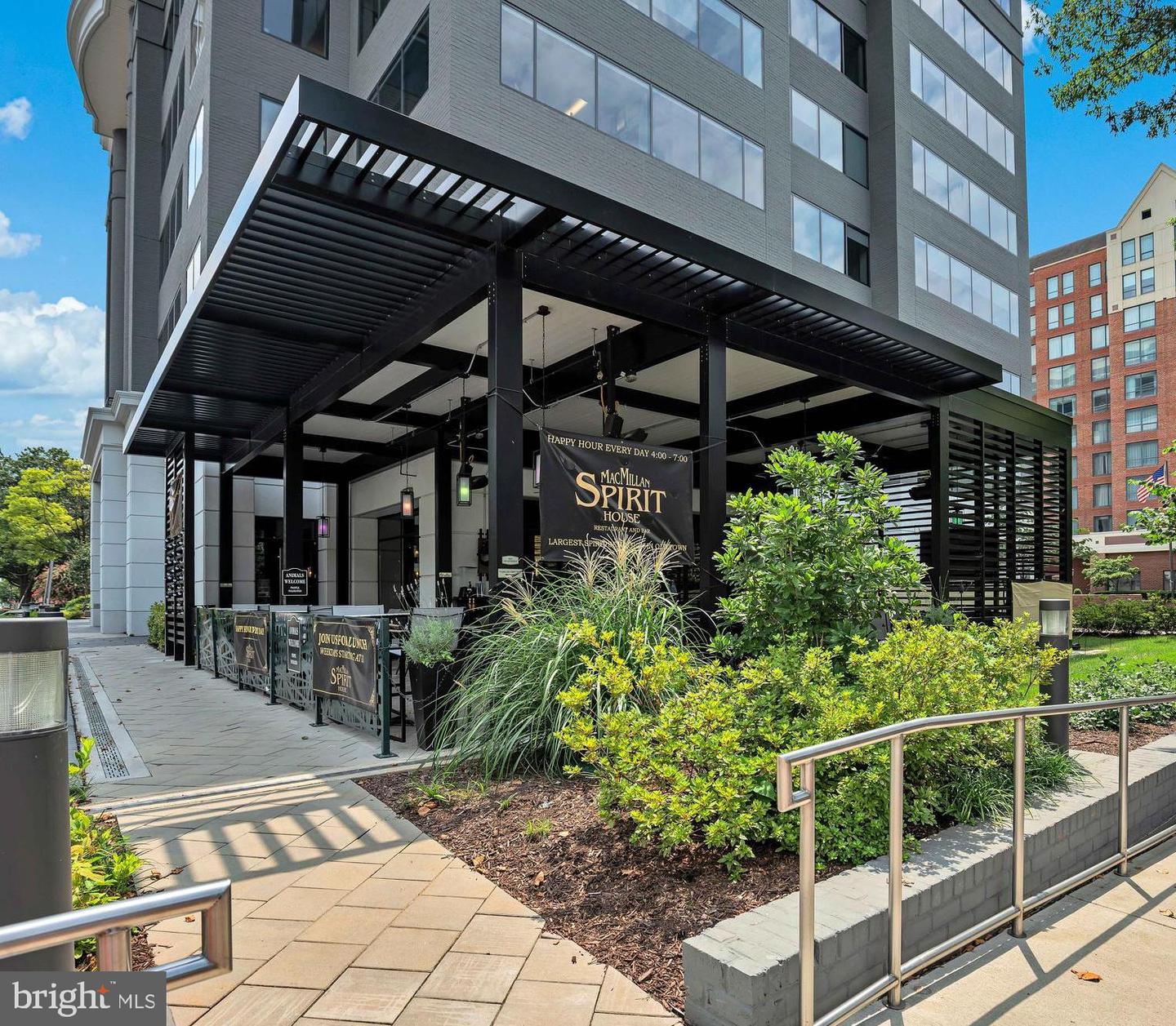 957 POWHATAN ST, ALEXANDRIA, Virginia 22314, 3 Bedrooms Bedrooms, ,3 BathroomsBathrooms,Residential,For sale,957 POWHATAN ST,VAAX2053200 MLS # VAAX2053200