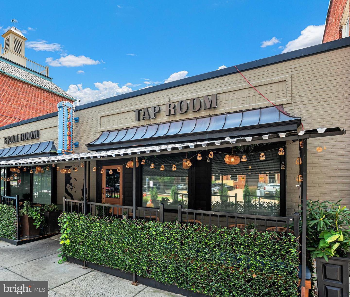 957 POWHATAN ST, ALEXANDRIA, Virginia 22314, 3 Bedrooms Bedrooms, ,3 BathroomsBathrooms,Residential,For sale,957 POWHATAN ST,VAAX2053200 MLS # VAAX2053200