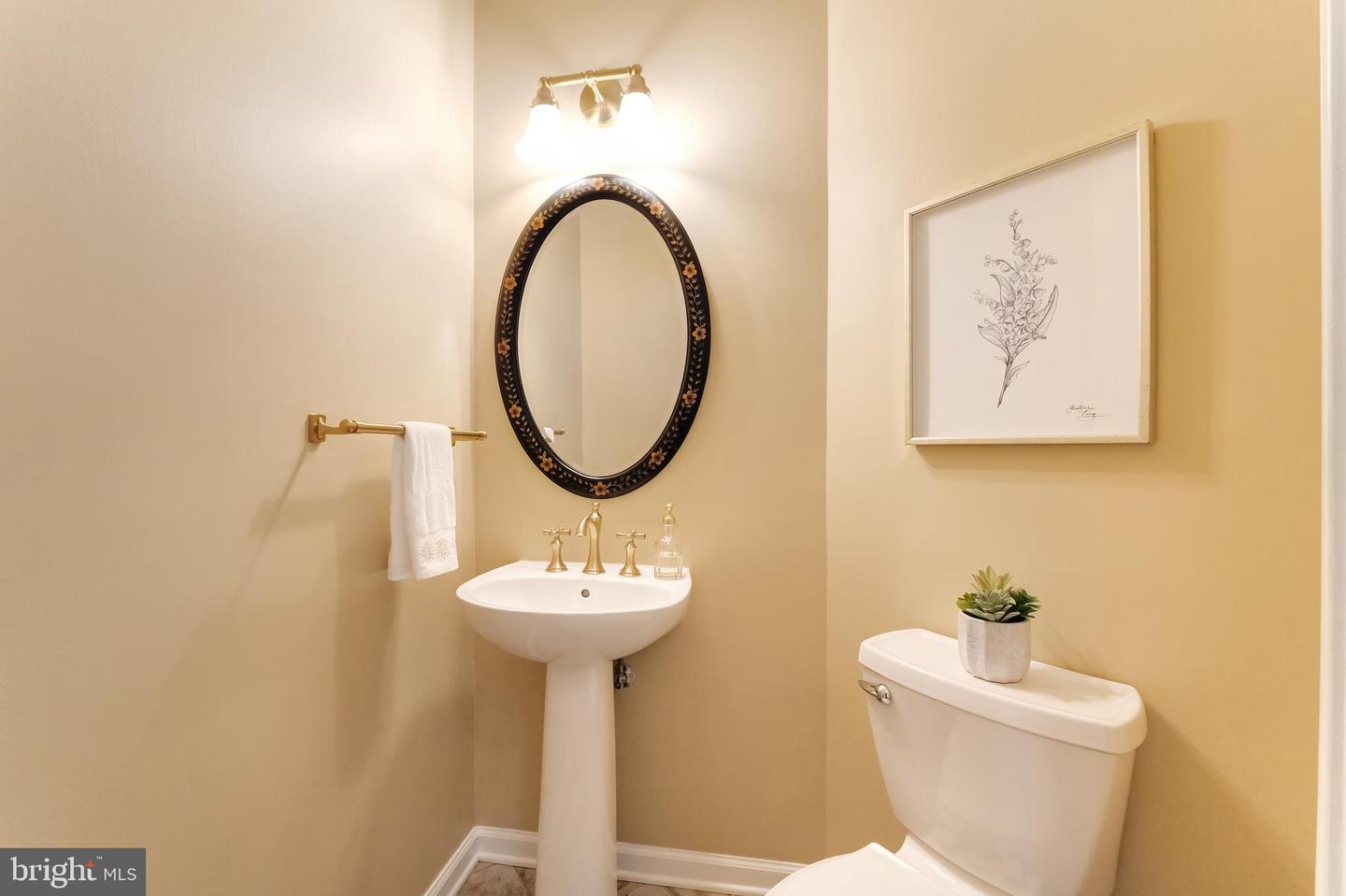 10812 CRIPPEN VALE CT, RESTON, Virginia 20194, 4 Bedrooms Bedrooms, ,2 BathroomsBathrooms,Residential,For sale,10812 CRIPPEN VALE CT,VAFX2285966 MLS # VAFX2285966