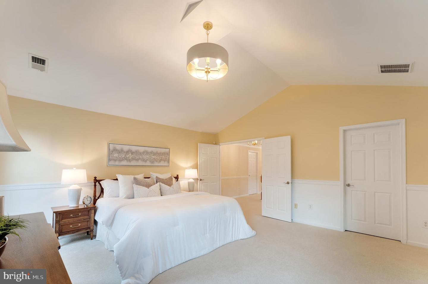 10812 CRIPPEN VALE CT, RESTON, Virginia 20194, 4 Bedrooms Bedrooms, ,2 BathroomsBathrooms,Residential,For sale,10812 CRIPPEN VALE CT,VAFX2285966 MLS # VAFX2285966