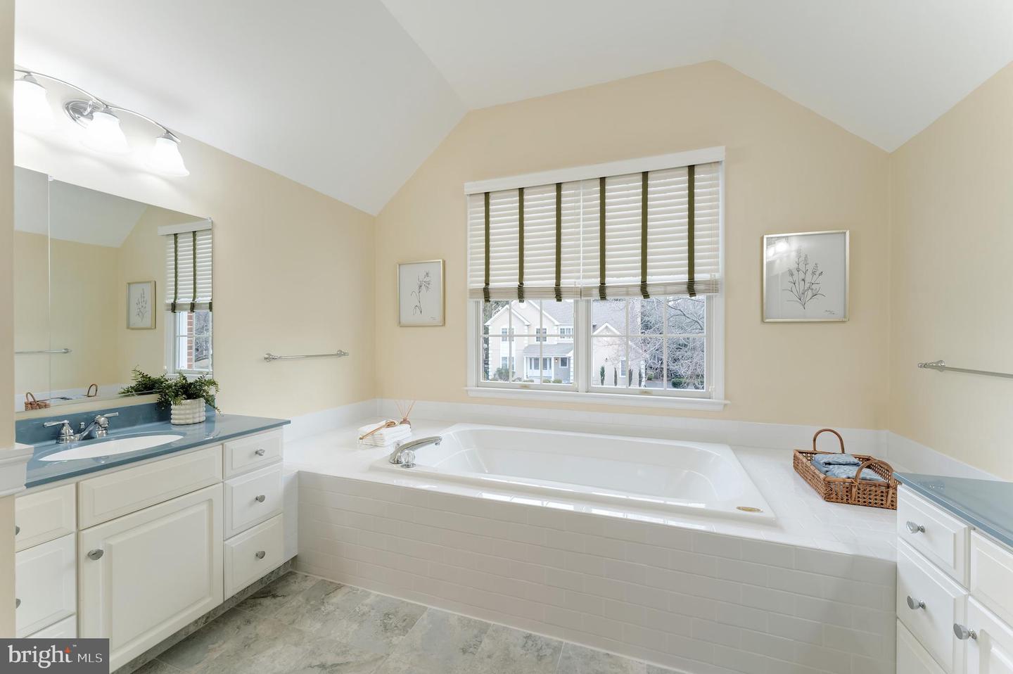 10812 CRIPPEN VALE CT, RESTON, Virginia 20194, 4 Bedrooms Bedrooms, ,2 BathroomsBathrooms,Residential,For sale,10812 CRIPPEN VALE CT,VAFX2285966 MLS # VAFX2285966