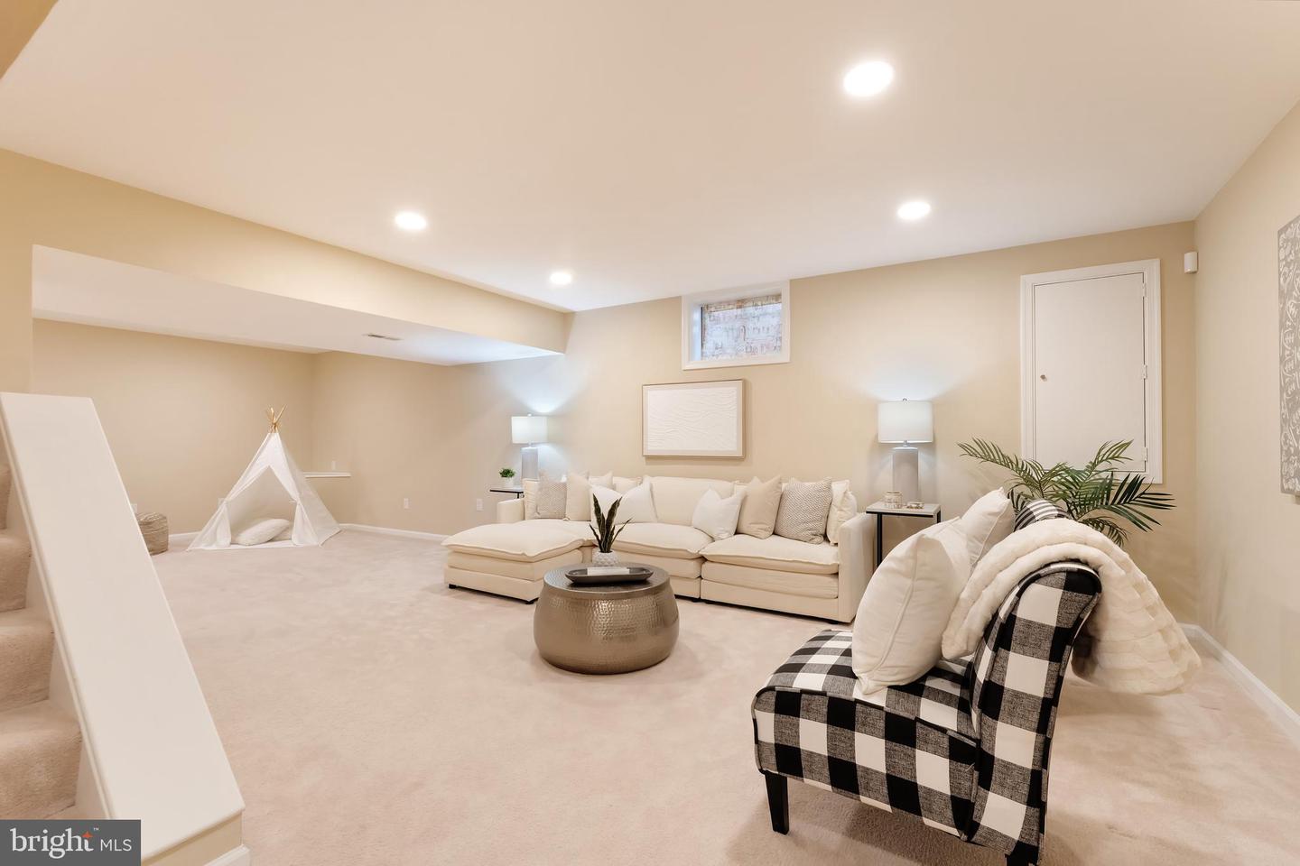 10812 CRIPPEN VALE CT, RESTON, Virginia 20194, 4 Bedrooms Bedrooms, ,2 BathroomsBathrooms,Residential,For sale,10812 CRIPPEN VALE CT,VAFX2285966 MLS # VAFX2285966