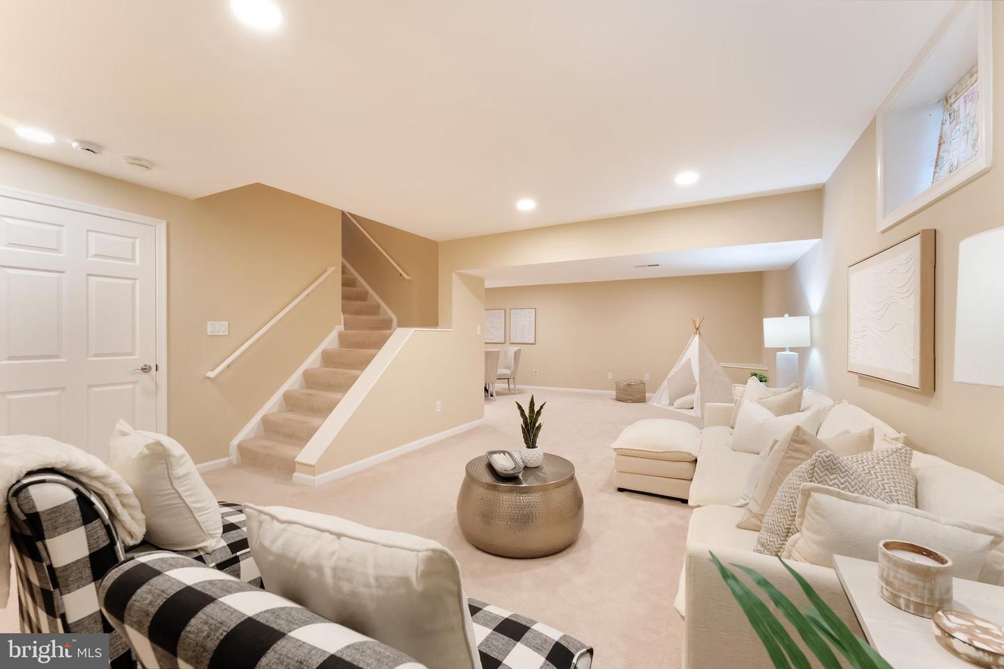 10812 CRIPPEN VALE CT, RESTON, Virginia 20194, 4 Bedrooms Bedrooms, ,2 BathroomsBathrooms,Residential,For sale,10812 CRIPPEN VALE CT,VAFX2285966 MLS # VAFX2285966