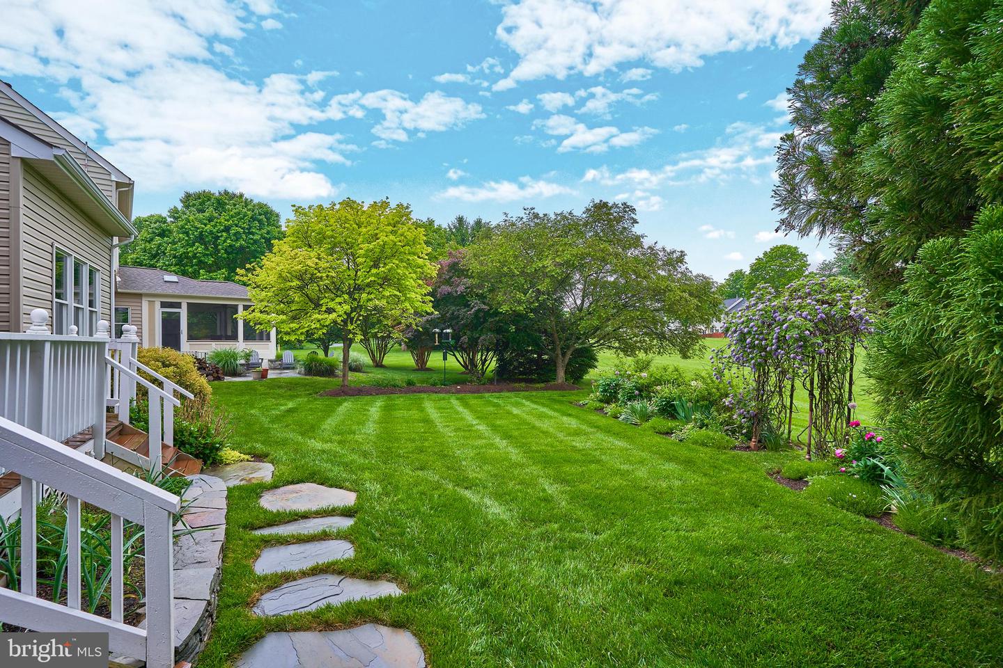 10812 CRIPPEN VALE CT, RESTON, Virginia 20194, 4 Bedrooms Bedrooms, ,2 BathroomsBathrooms,Residential,For sale,10812 CRIPPEN VALE CT,VAFX2285966 MLS # VAFX2285966