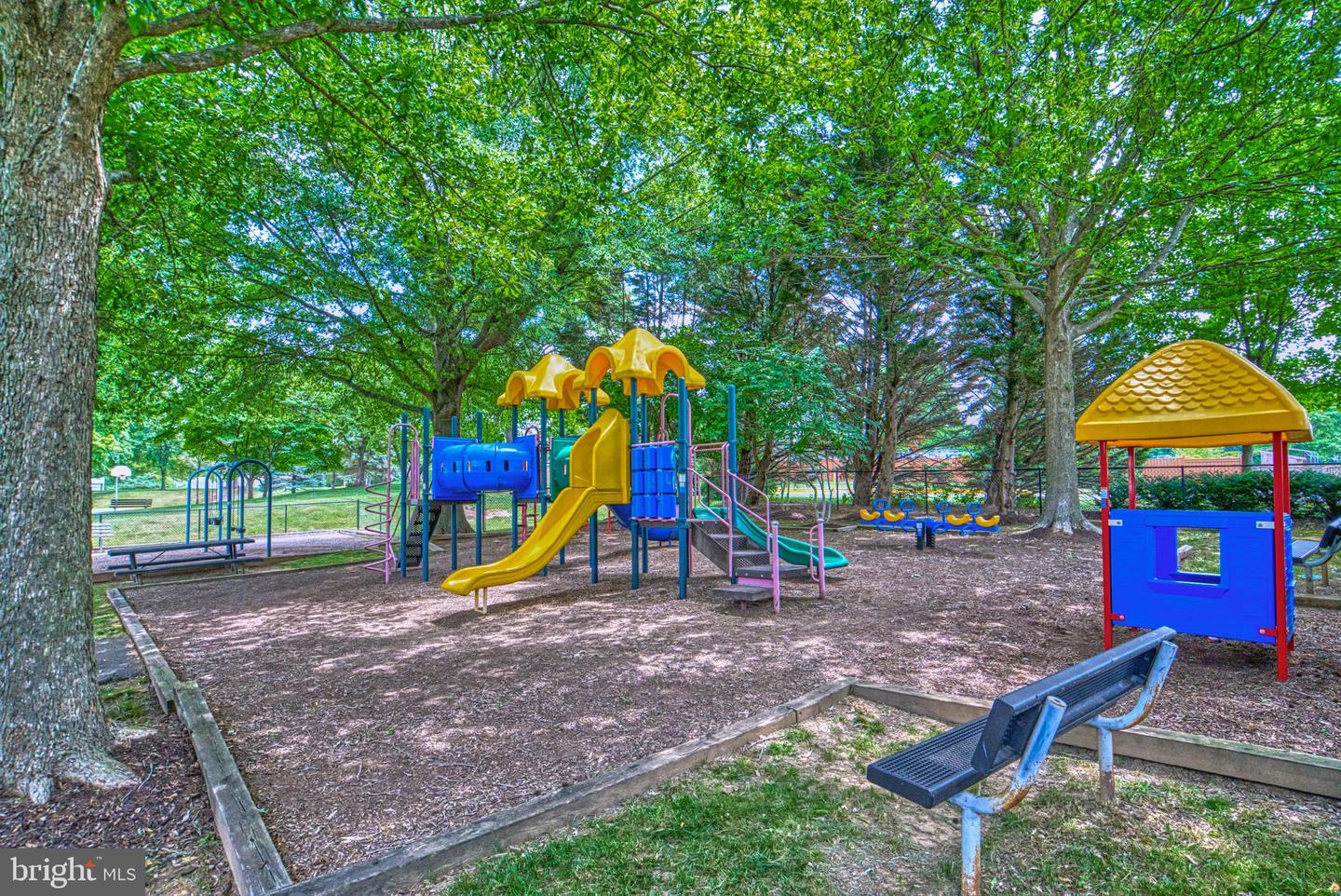 10812 CRIPPEN VALE CT, RESTON, Virginia 20194, 4 Bedrooms Bedrooms, ,2 BathroomsBathrooms,Residential,For sale,10812 CRIPPEN VALE CT,VAFX2285966 MLS # VAFX2285966