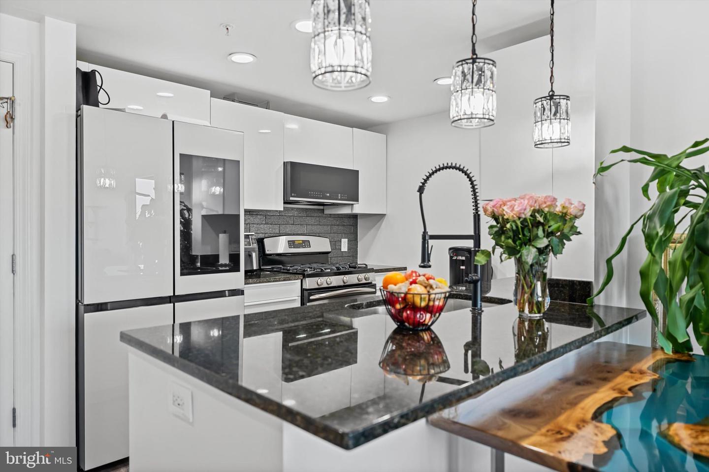 2451 MIDTOWN AVE #1501, ALEXANDRIA, Virginia 22303, 2 Bedrooms Bedrooms, ,2 BathroomsBathrooms,Residential,For sale,2451 MIDTOWN AVE #1501,VAFX2286000 MLS # VAFX2286000