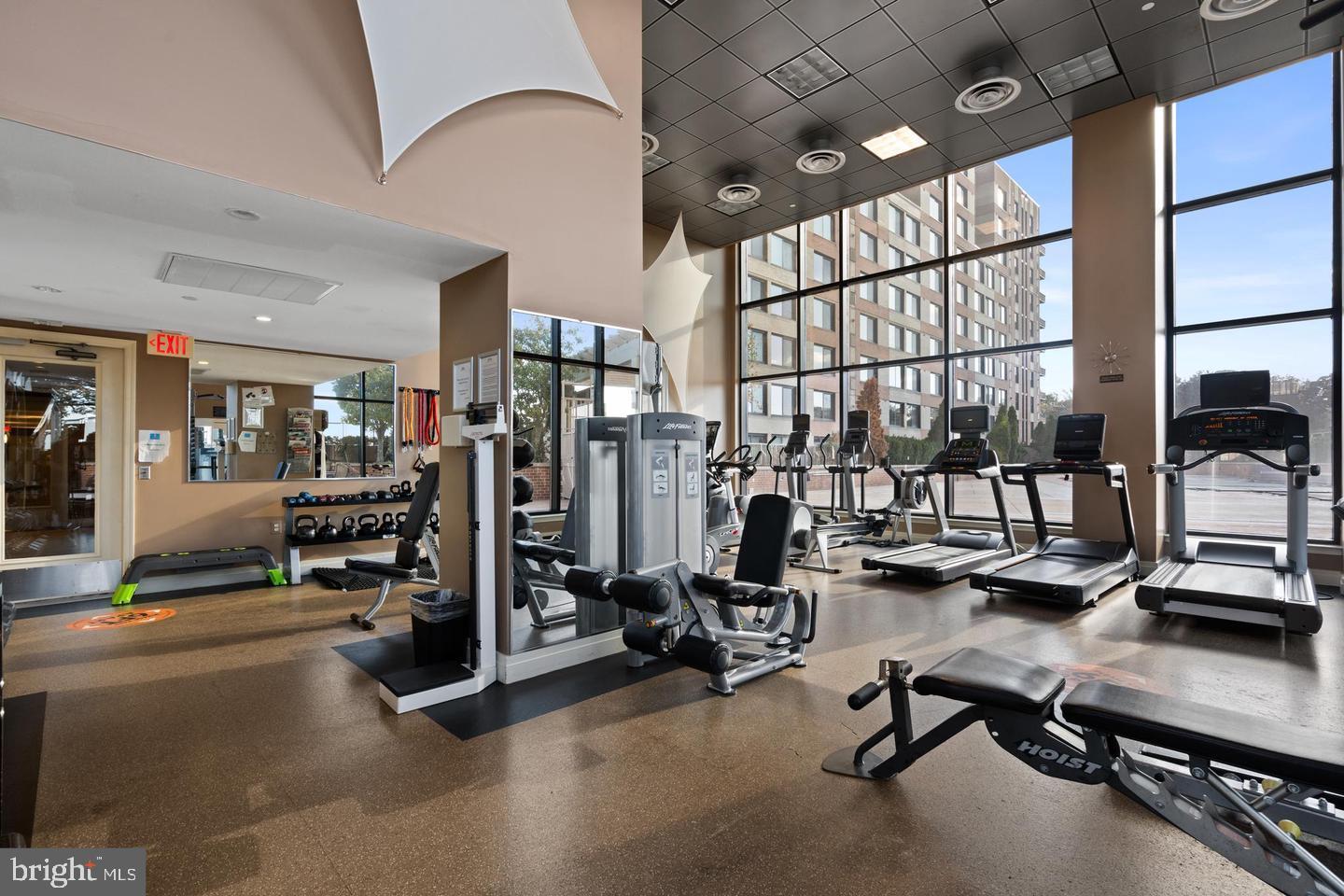 2451 MIDTOWN AVE #1501, ALEXANDRIA, Virginia 22303, 2 Bedrooms Bedrooms, ,2 BathroomsBathrooms,Residential,For sale,2451 MIDTOWN AVE #1501,VAFX2286000 MLS # VAFX2286000