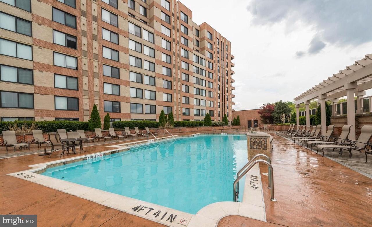 2451 MIDTOWN AVE #1501, ALEXANDRIA, Virginia 22303, 2 Bedrooms Bedrooms, ,2 BathroomsBathrooms,Residential,For sale,2451 MIDTOWN AVE #1501,VAFX2286000 MLS # VAFX2286000