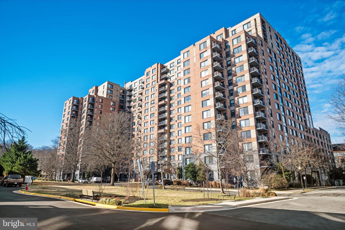 2451 MIDTOWN AVE #1501, ALEXANDRIA, Virginia 22303, 2 Bedrooms Bedrooms, ,2 BathroomsBathrooms,Residential,For sale,2451 MIDTOWN AVE #1501,VAFX2286000 MLS # VAFX2286000