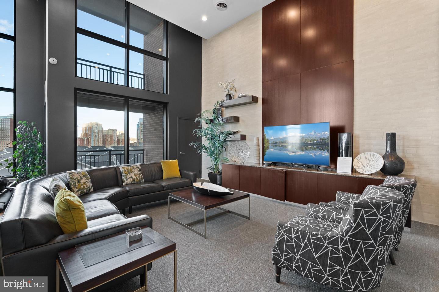 2451 MIDTOWN AVE #1501, ALEXANDRIA, Virginia 22303, 2 Bedrooms Bedrooms, ,2 BathroomsBathrooms,Residential,For sale,2451 MIDTOWN AVE #1501,VAFX2286000 MLS # VAFX2286000