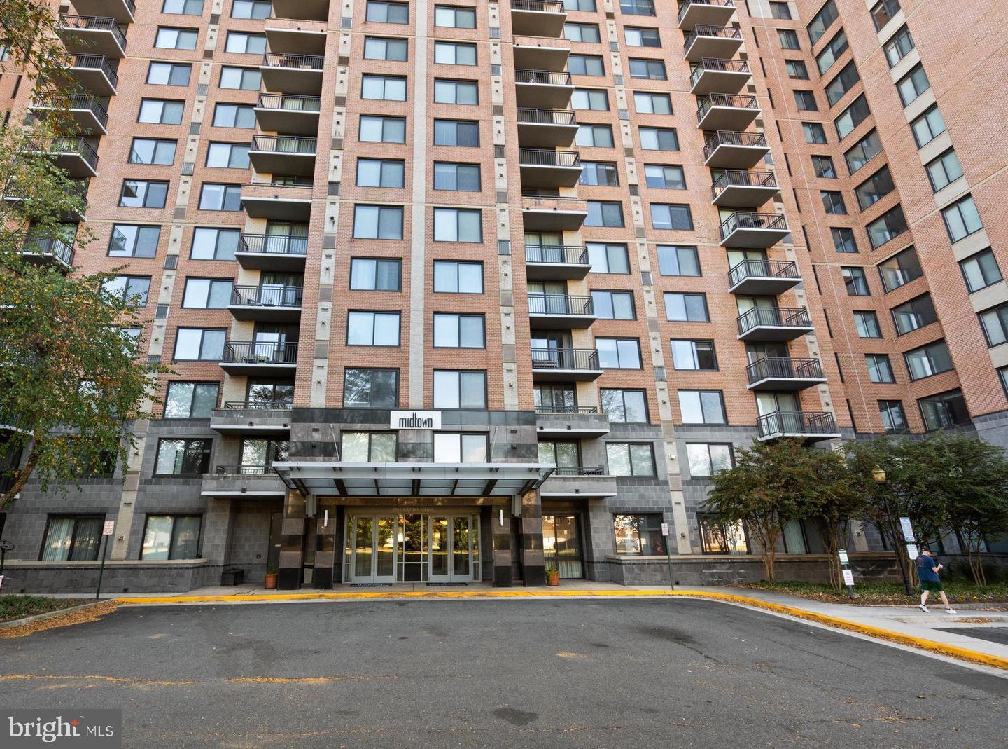 2451 MIDTOWN AVE #1501, ALEXANDRIA, Virginia 22303, 2 Bedrooms Bedrooms, ,2 BathroomsBathrooms,Residential,For sale,2451 MIDTOWN AVE #1501,VAFX2286000 MLS # VAFX2286000