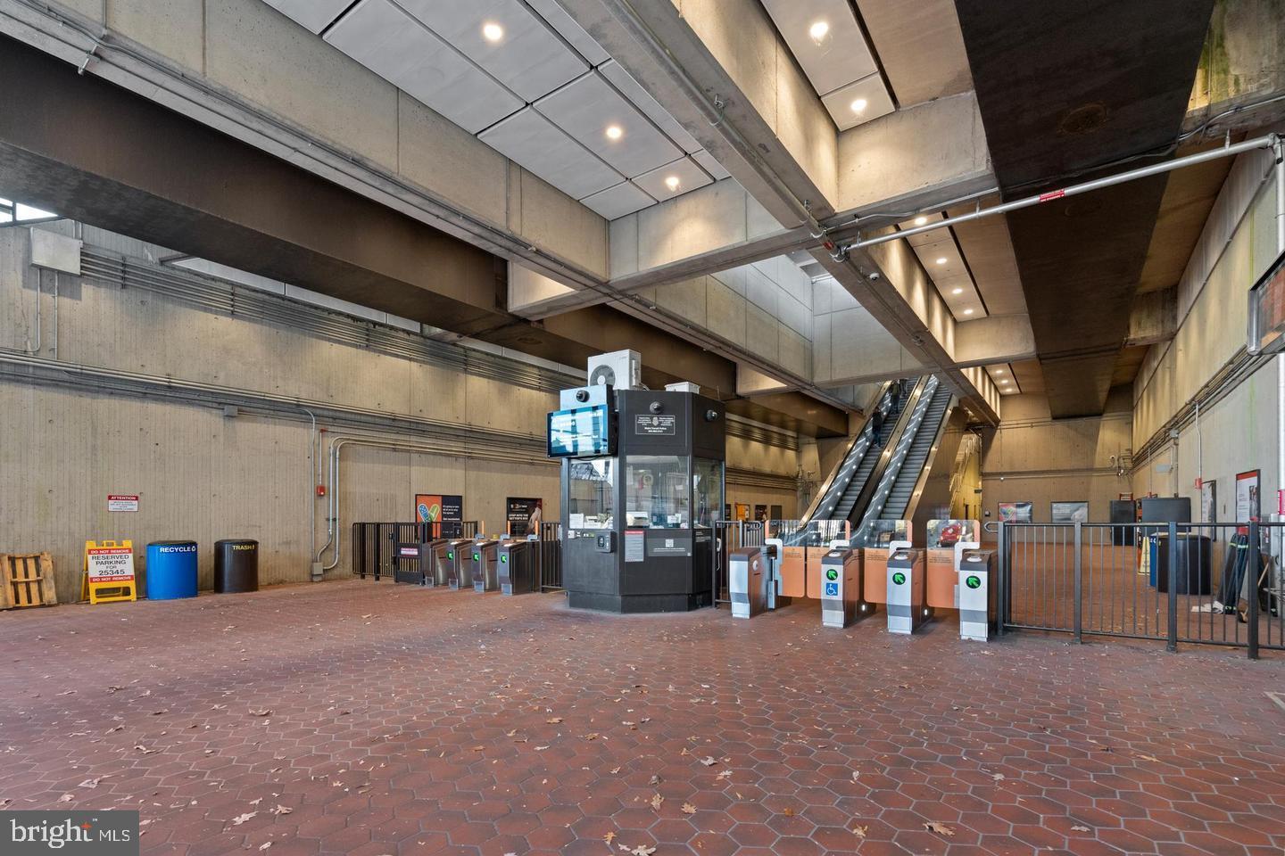 2451 MIDTOWN AVE #1501, ALEXANDRIA, Virginia 22303, 2 Bedrooms Bedrooms, ,2 BathroomsBathrooms,Residential,For sale,2451 MIDTOWN AVE #1501,VAFX2286000 MLS # VAFX2286000