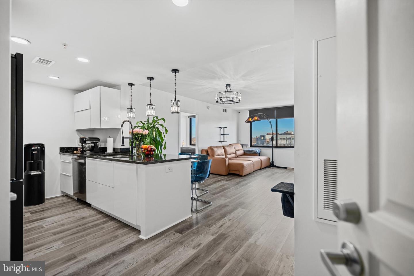 2451 MIDTOWN AVE #1501, ALEXANDRIA, Virginia 22303, 2 Bedrooms Bedrooms, ,2 BathroomsBathrooms,Residential,For sale,2451 MIDTOWN AVE #1501,VAFX2286000 MLS # VAFX2286000