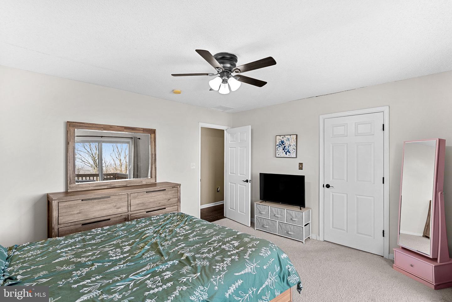 381 WINDY WAY, FRONT ROYAL, Virginia 22630, 5 Bedrooms Bedrooms, ,3 BathroomsBathrooms,Residential,For sale,381 WINDY WAY,VAWR2013160 MLS # VAWR2013160 381 WINDY WAY, FRONT ROYAL, Virginia 22630, 5 Bedrooms Bedrooms, ,3 BathroomsBathrooms,Residential,For sale,381 WINDY WAY,VAWR2013160 MLS # VAWR2013160