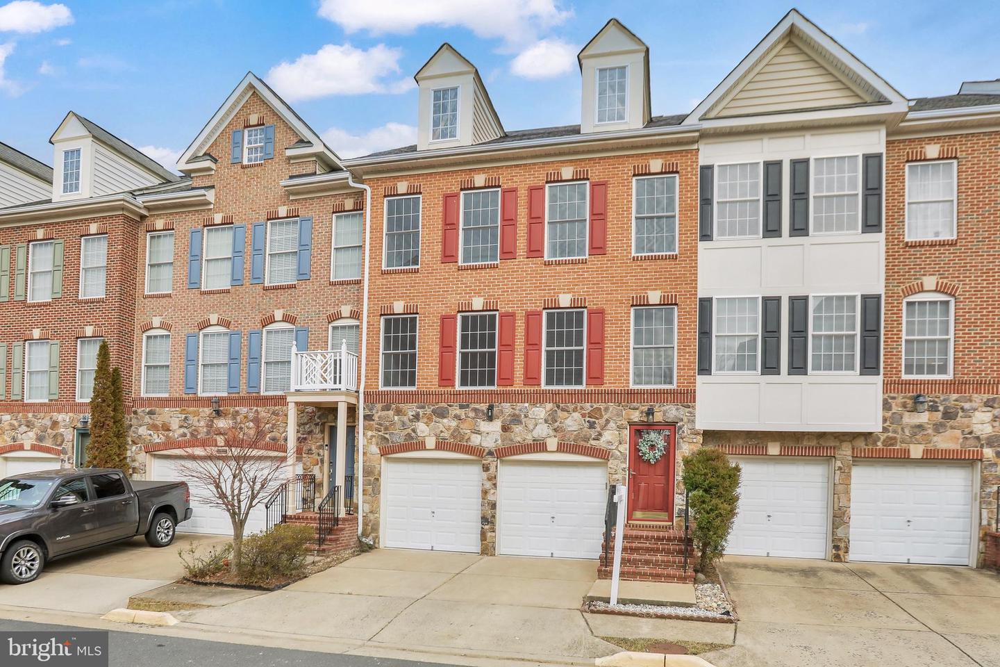 4565 GOSSAMER WAY, FAIRFAX, Virginia 22033, 3 Bedrooms Bedrooms, ,3 BathroomsBathrooms,Residential,For sale,4565 GOSSAMER WAY,VAFX2286616 MLS # VAFX2286616