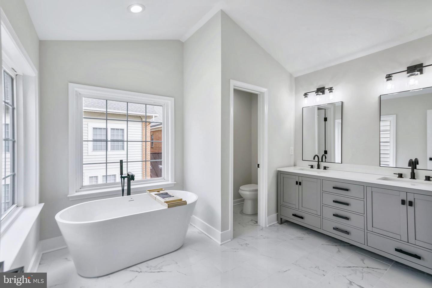 4565 GOSSAMER WAY, FAIRFAX, Virginia 22033, 3 Bedrooms Bedrooms, ,3 BathroomsBathrooms,Residential,For sale,4565 GOSSAMER WAY,VAFX2286616 MLS # VAFX2286616