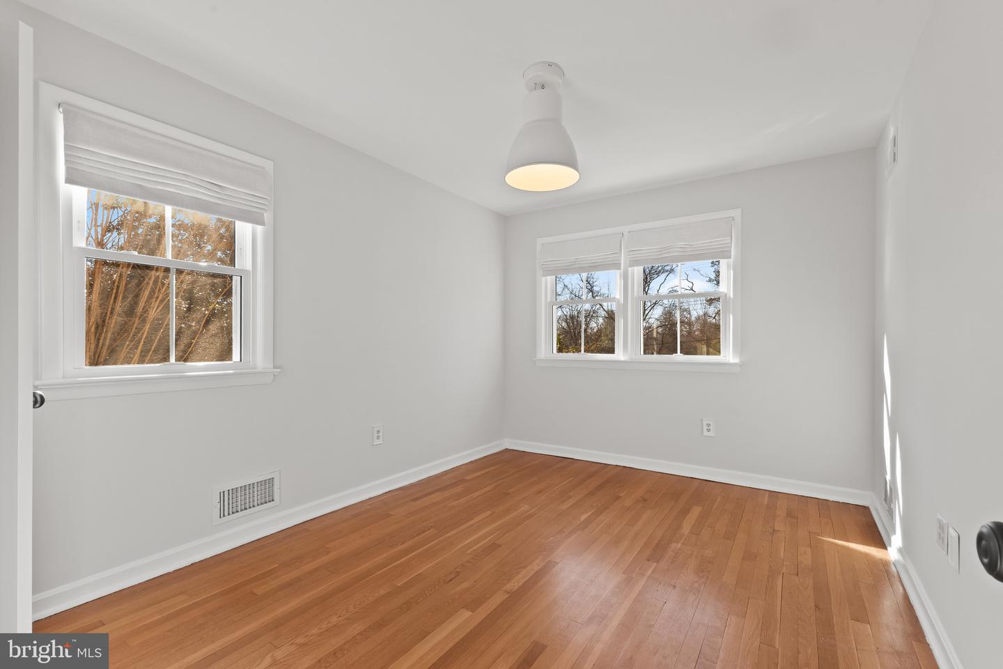 1130 CAMERON RD, ALEXANDRIA, Virginia 22308, 4 Bedrooms Bedrooms, ,3 BathroomsBathrooms,Residential,For sale,1130 CAMERON RD,VAFX2286736 MLS # VAFX2286736