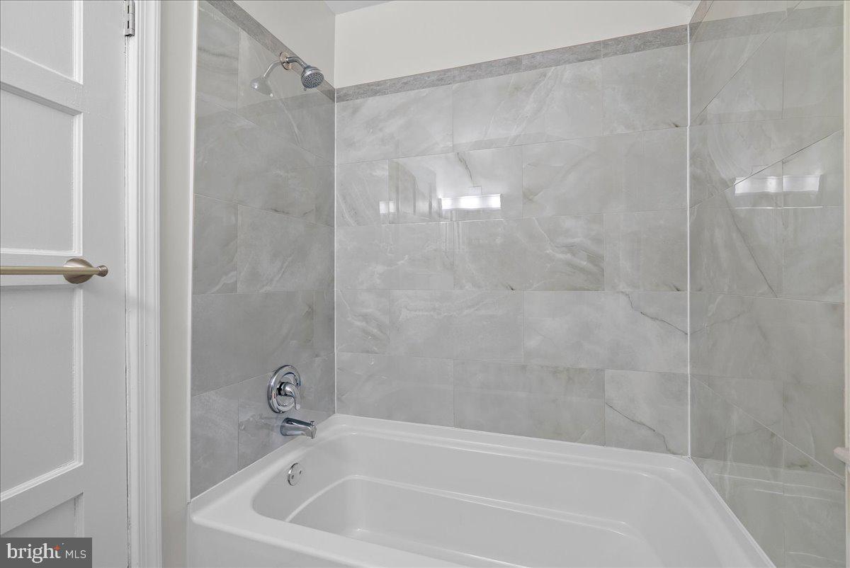 2716 JEFFERSON DR, ALEXANDRIA, Virginia 22303, 2 Bedrooms Bedrooms, 3 Rooms Rooms,1 BathroomBathrooms,Residential,For sale,2716 JEFFERSON DR,VAFX2287030 MLS # VAFX2287030