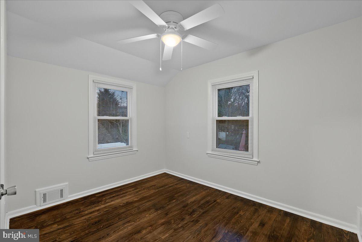 2716 JEFFERSON DR, ALEXANDRIA, Virginia 22303, 2 Bedrooms Bedrooms, 3 Rooms Rooms,1 BathroomBathrooms,Residential,For sale,2716 JEFFERSON DR,VAFX2287030 MLS # VAFX2287030