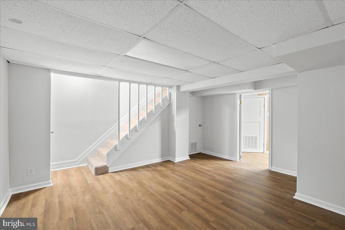 2716 JEFFERSON DR, ALEXANDRIA, Virginia 22303, 2 Bedrooms Bedrooms, 3 Rooms Rooms,1 BathroomBathrooms,Residential,For sale,2716 JEFFERSON DR,VAFX2287030 MLS # VAFX2287030