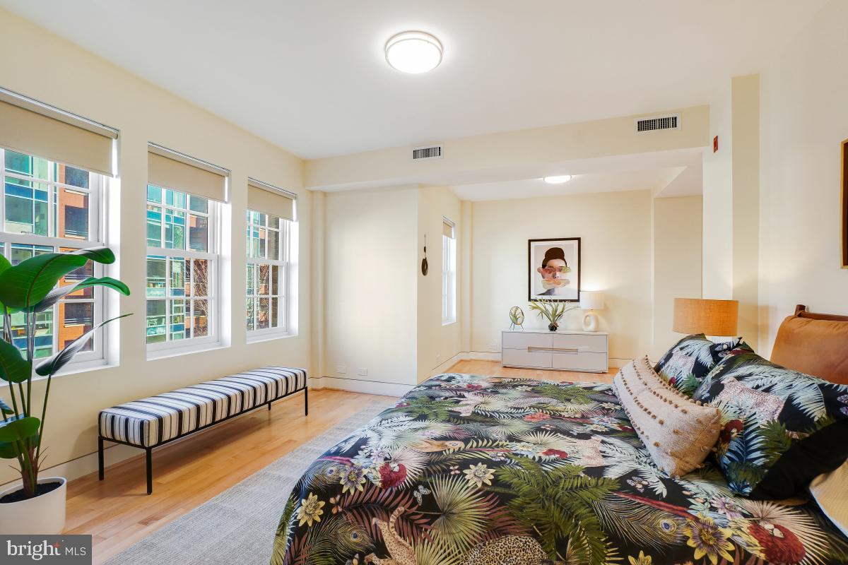 1124 10TH ST NW #4B, WASHINGTON, District Of Columbia 20001, 2 Bedrooms Bedrooms, ,2 BathroomsBathrooms,Residential,For sale,1124 10TH ST NW #4B,DCDC2242824 MLS # DCDC2242824 1124 10TH ST NW #4B, WASHINGTON, District Of Columbia 20001, 2 Bedrooms Bedrooms, ,2 BathroomsBathrooms,Residential,For sale,1124 10TH ST NW #4B,DCDC2242824 MLS # DCDC2242824