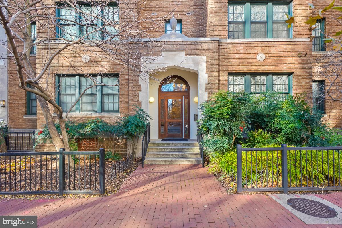 1124 10TH ST NW #4B, WASHINGTON, District Of Columbia 20001, 2 Bedrooms Bedrooms, ,2 BathroomsBathrooms,Residential,For sale,1124 10TH ST NW #4B,DCDC2242824 MLS # DCDC2242824 1124 10TH ST NW #4B, WASHINGTON, District Of Columbia 20001, 2 Bedrooms Bedrooms, ,2 BathroomsBathrooms,Residential,For sale,1124 10TH ST NW #4B,DCDC2242824 MLS # DCDC2242824